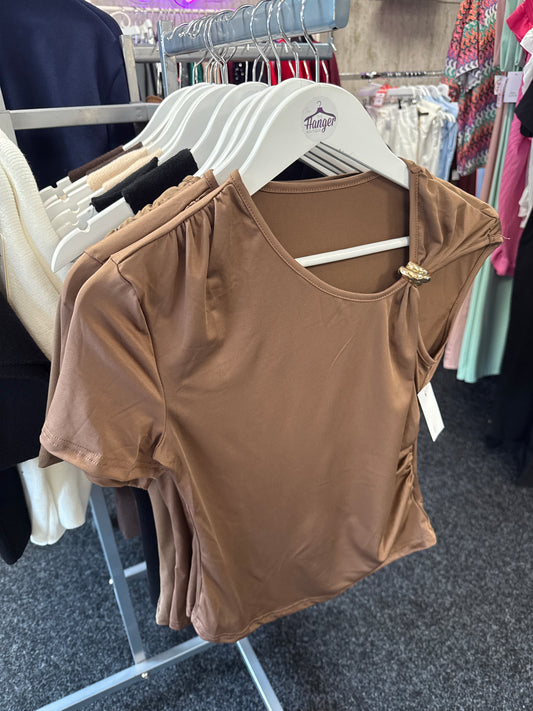 Half sleeve gold detail top
