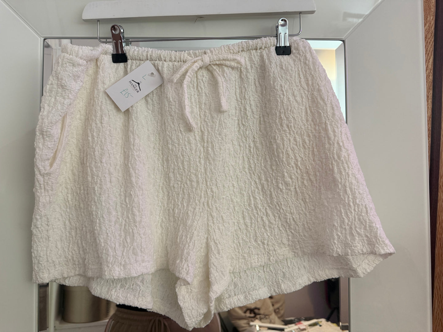 Cheesecloth shorts with pockets